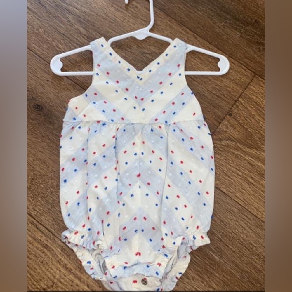 Cat and Jack bubble. It would be cute for the 4th of July. Size 6-9m. $15